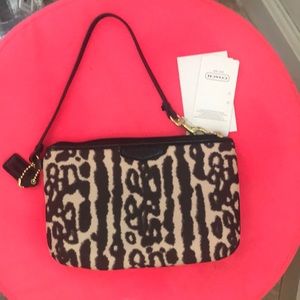 NWT 🐆leopard print🐆 Coach wristlet